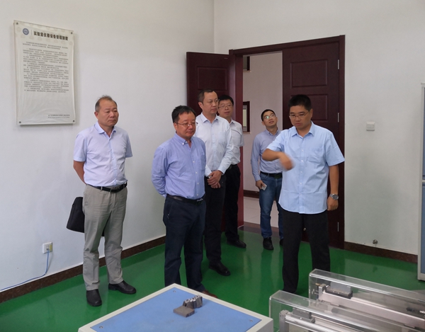 參觀油氣管道輸送安全國家重點實驗室.jpg